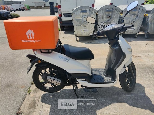 Scooter peugeot tweet - afbeelding 4 van  4