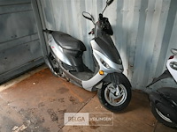 Scooter peugeot v-clic