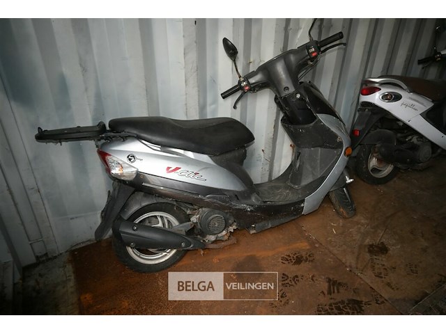Scooter peugeot v-clic - afbeelding 2 van  5