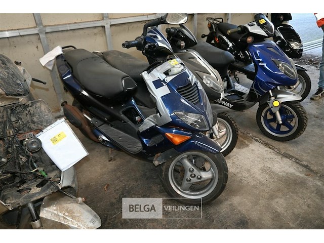 Scooter peugeot - afbeelding 1 van  5