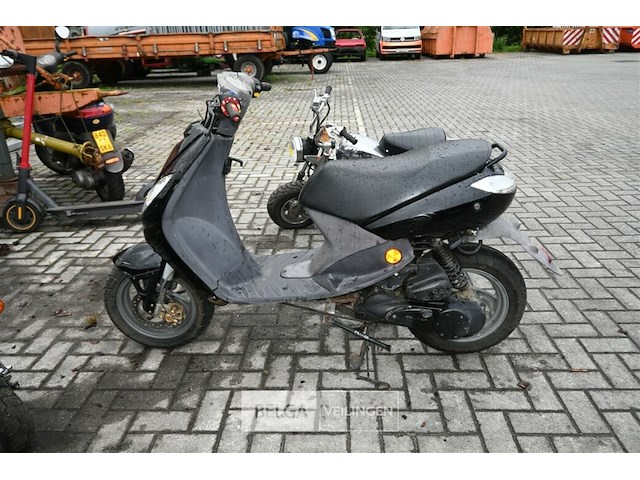 Scooter peugeot - afbeelding 1 van  5