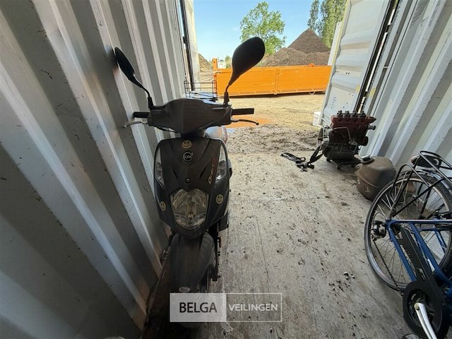 Scooter sym - afbeelding 7 van  12