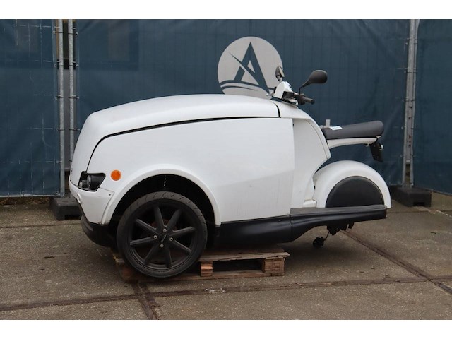 Scooter tripl elektrisch - afbeelding 1 van  1