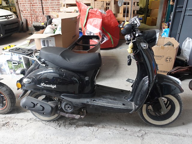 Scooter venesi louigi - afbeelding 1 van  4