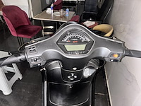 Scooter vespa gts toscane - afbeelding 2 van  6