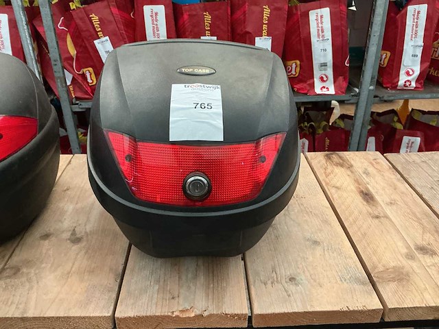 Scooter/ vespa topkoffer - afbeelding 1 van  2
