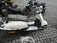 Scooter vestina - afbeelding 2 van  7