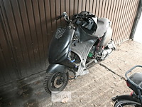 Scooter wrak - afbeelding 1 van  5