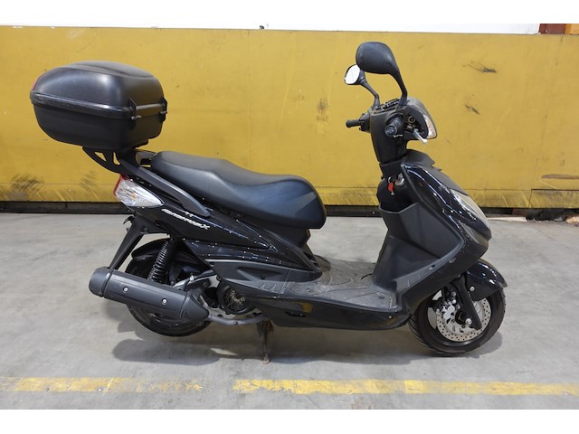 Scooter yamaha - afbeelding 1 van  11