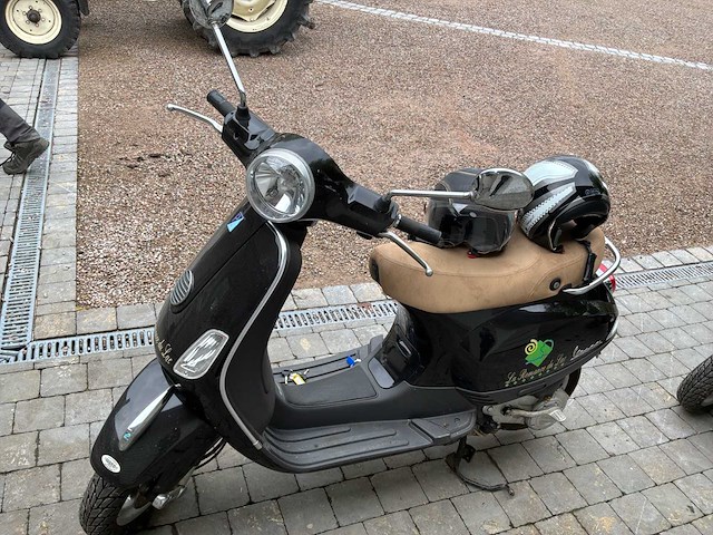 Scooter - afbeelding 1 van  11