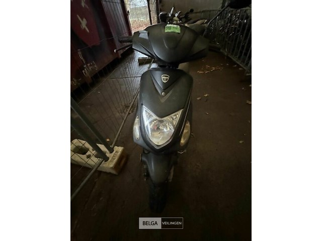 Scooter - afbeelding 2 van  5