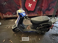 Scooter - afbeelding 1 van  5