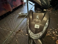 Scooter - afbeelding 2 van  8