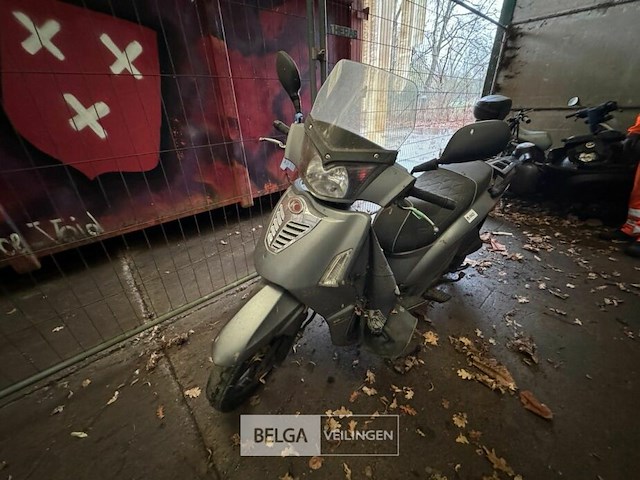 Scooter - afbeelding 2 van  5