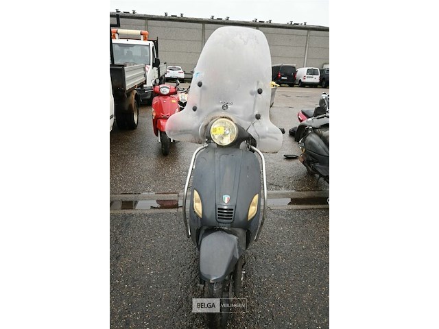 Scooter - afbeelding 3 van  8