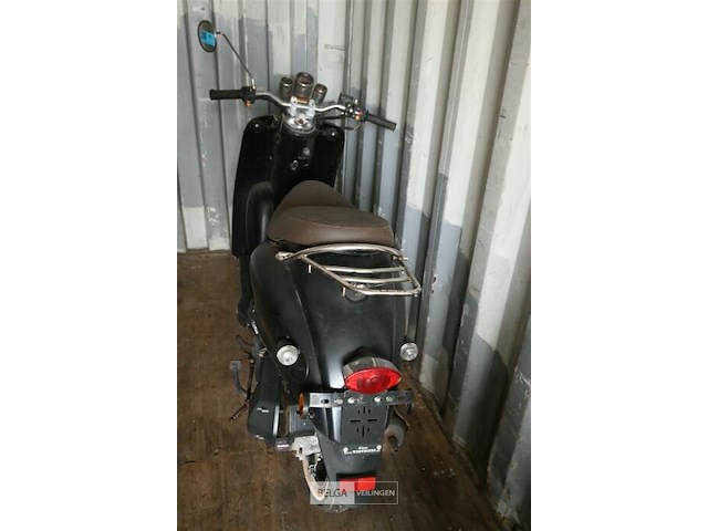 Scooter - afbeelding 3 van  5