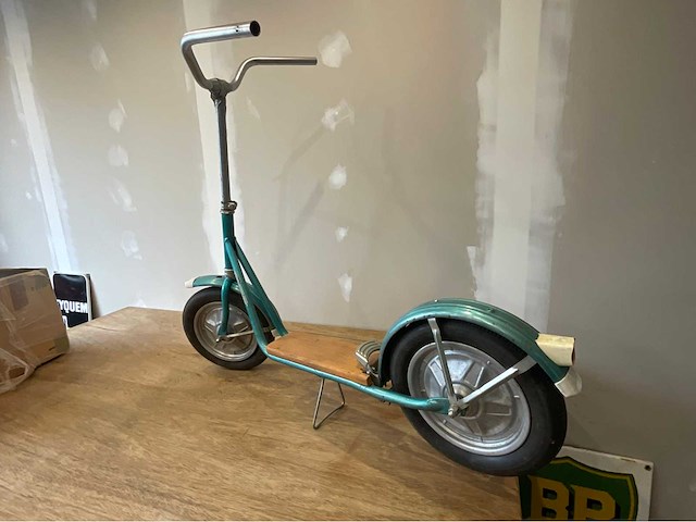 Scooter - afbeelding 2 van  4