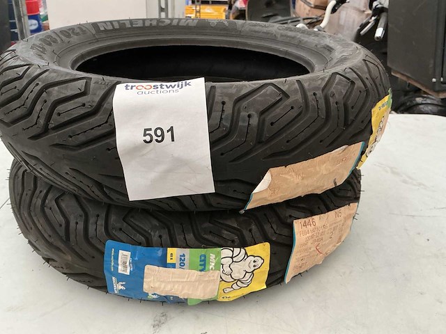 Scooterbanden michelin(2x) - afbeelding 1 van  1