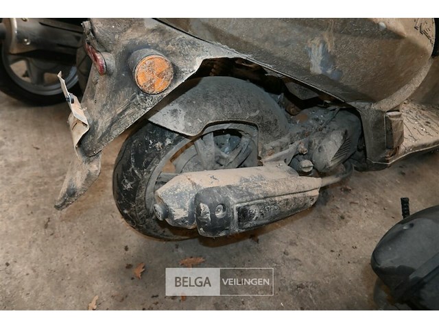 Scooterwrak kisbee - afbeelding 4 van  5