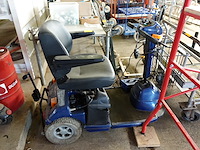 Scootmobiel (batterijen te vervangen) - afbeelding 1 van  4