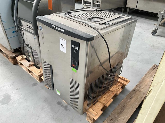 Scotsman mxg327 ijsblokjesmachine - afbeelding 2 van  2