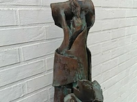 Sculptuur op bronze sokkel, robert vandereycken