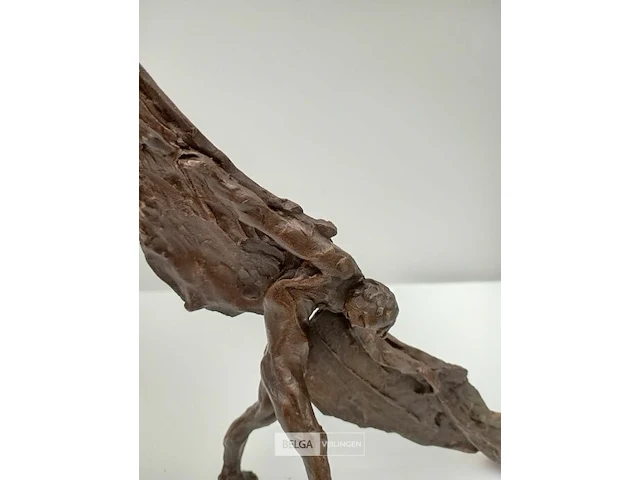 Sculptuur, willy peeters, walking icarus - afbeelding 2 van  3