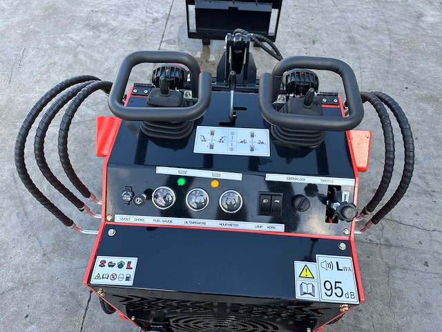 Sdlool - 2025 - 380r - rupsschranklader - afbeelding 16 van  36