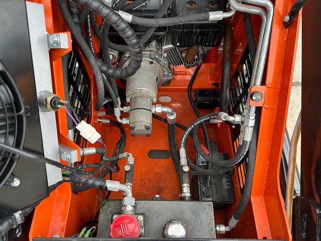 Sdlool - 2025 - sl36c - rupsschranklader - afbeelding 4 van  30