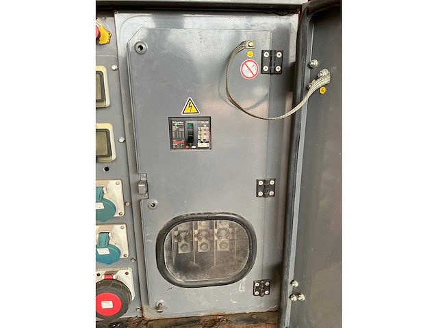 Sdmo - r110 - power generator - 2014 - afbeelding 4 van  13