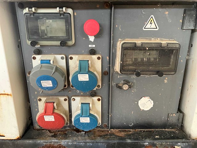 Sdmo - r22 - power generator - 2011 - afbeelding 9 van  11