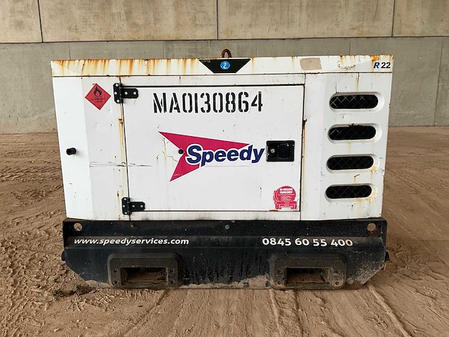 Sdmo - r22 - power generator - 2011 - afbeelding 1 van  11