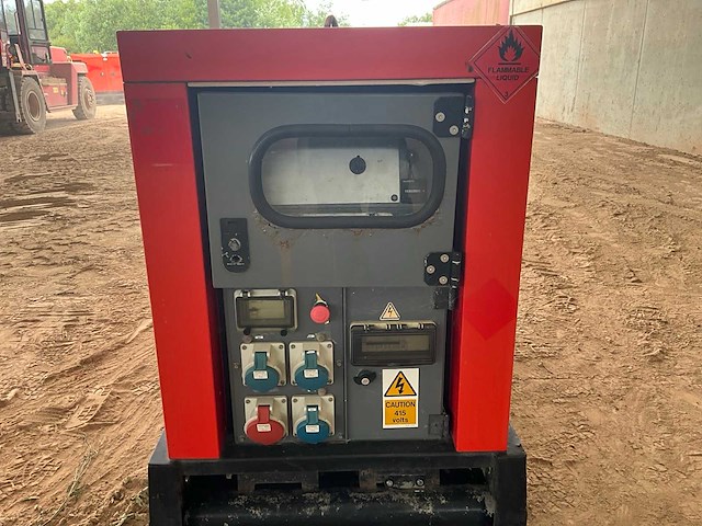 Sdmo - r22 - power generator - 2014 - afbeelding 1 van  1