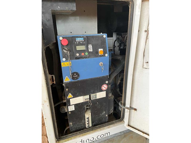 Sdmo - r66 - power generator - 2011 - afbeelding 15 van  15