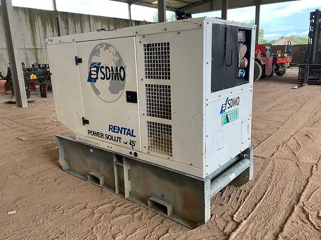 Sdmo - r66 - power generator - 2011 - afbeelding 10 van  15