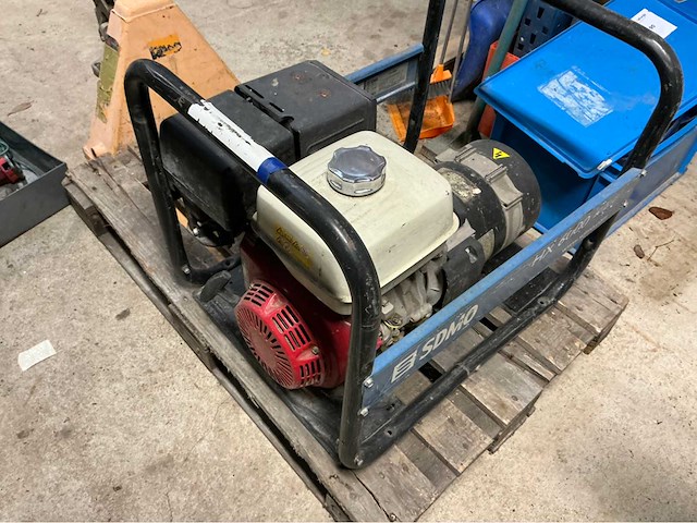 Sdmo hx6000 stroomgenerator - afbeelding 3 van  8