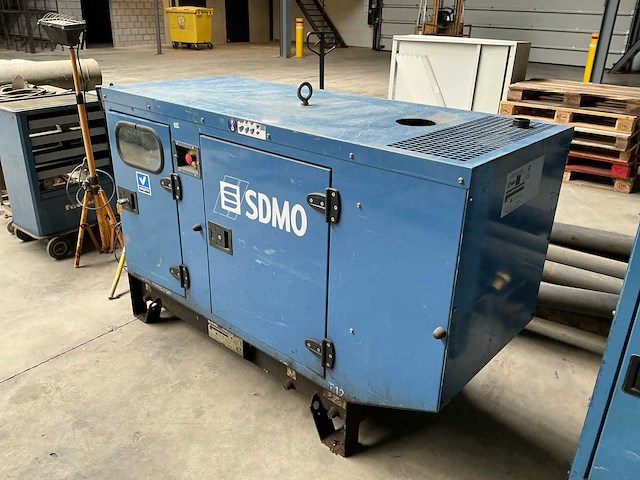 Sdmo t12k 11,5 kva stroomgenerator - afbeelding 2 van  9