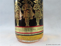 Seagram's 100 pipers de luxe scotch whisky - afbeelding 5 van  6