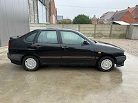 Seat - 1995 - cordoba - personenauto - afbeelding 2 van  13