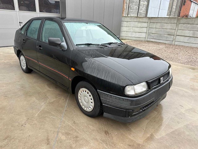 Seat - 1995 - cordoba - personenauto - afbeelding 3 van  13