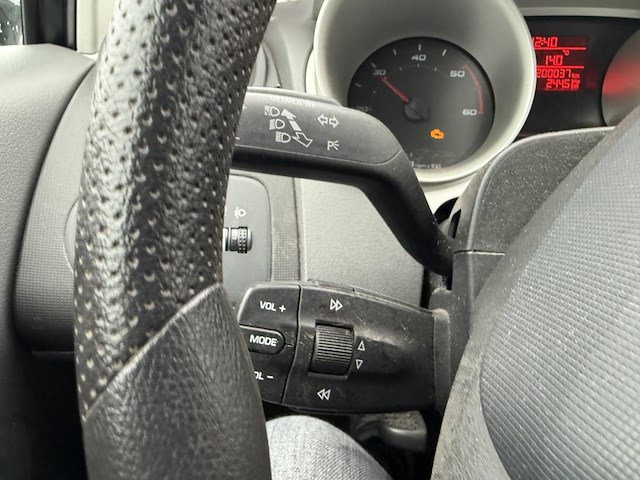 Seat ibiza 5p/d 1.2 cr tdi style dpf, 2010 - afbeelding 9 van  29