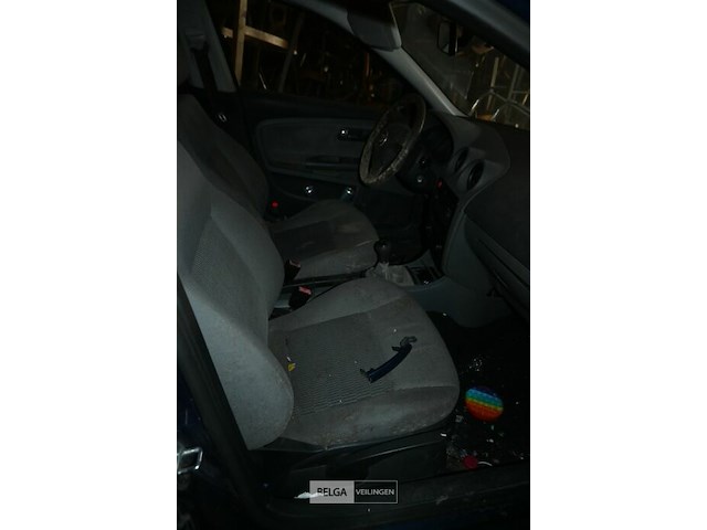Seat personenwagen enkel voor vergunninghouders en erkende centra voor verschroting. - afbeelding 6 van  8