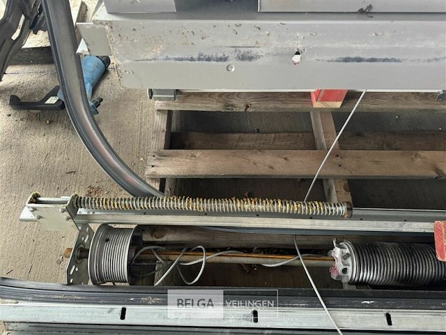 Sectionale garagepoort b305 cm - afbeelding 10 van  13