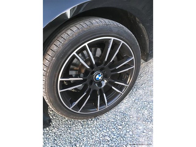 Sedan - afbeelding 30 van  33