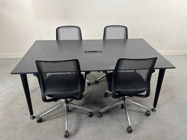 Sedus - vergadertafel + 4 sedus se:motion vergaderstoelen - vergaderset - afbeelding 7 van  11