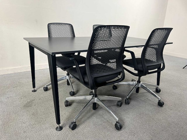 Sedus - vergadertafel + 4 sedus se:motion vergaderstoelen - vergaderset - afbeelding 4 van  9