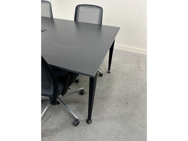 Sedus - vergadertafel + 4 sedus se:motion vergaderstoelen - vergaderset - afbeelding 6 van  9
