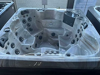 Selkirk pearl shadow jacuzzi - afbeelding 1 van  8
