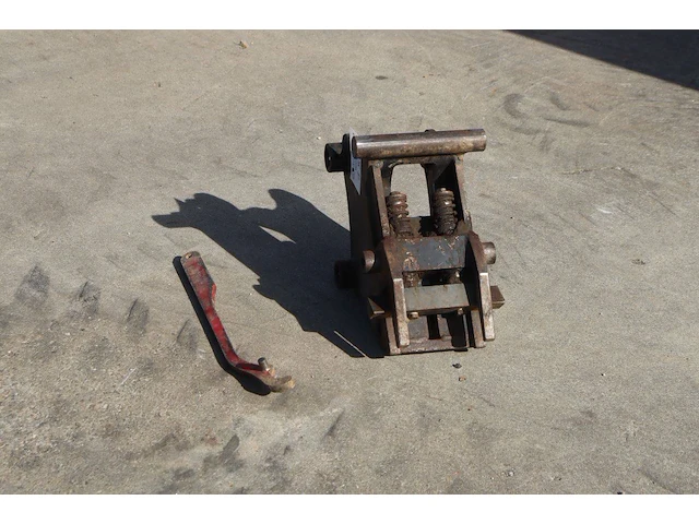 Semi automatische snelwissel takeuchi take tb225 cw05 2020 - afbeelding 1 van  1