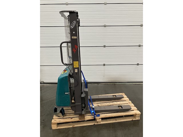 Semi-elektrische stapelaar 500kg - afbeelding 1 van  5